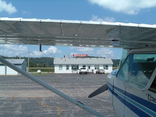 Lone Rock, Wisconsin (KLNR) Airport