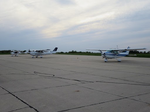 Vinton, Iowa (KVTI) Airport